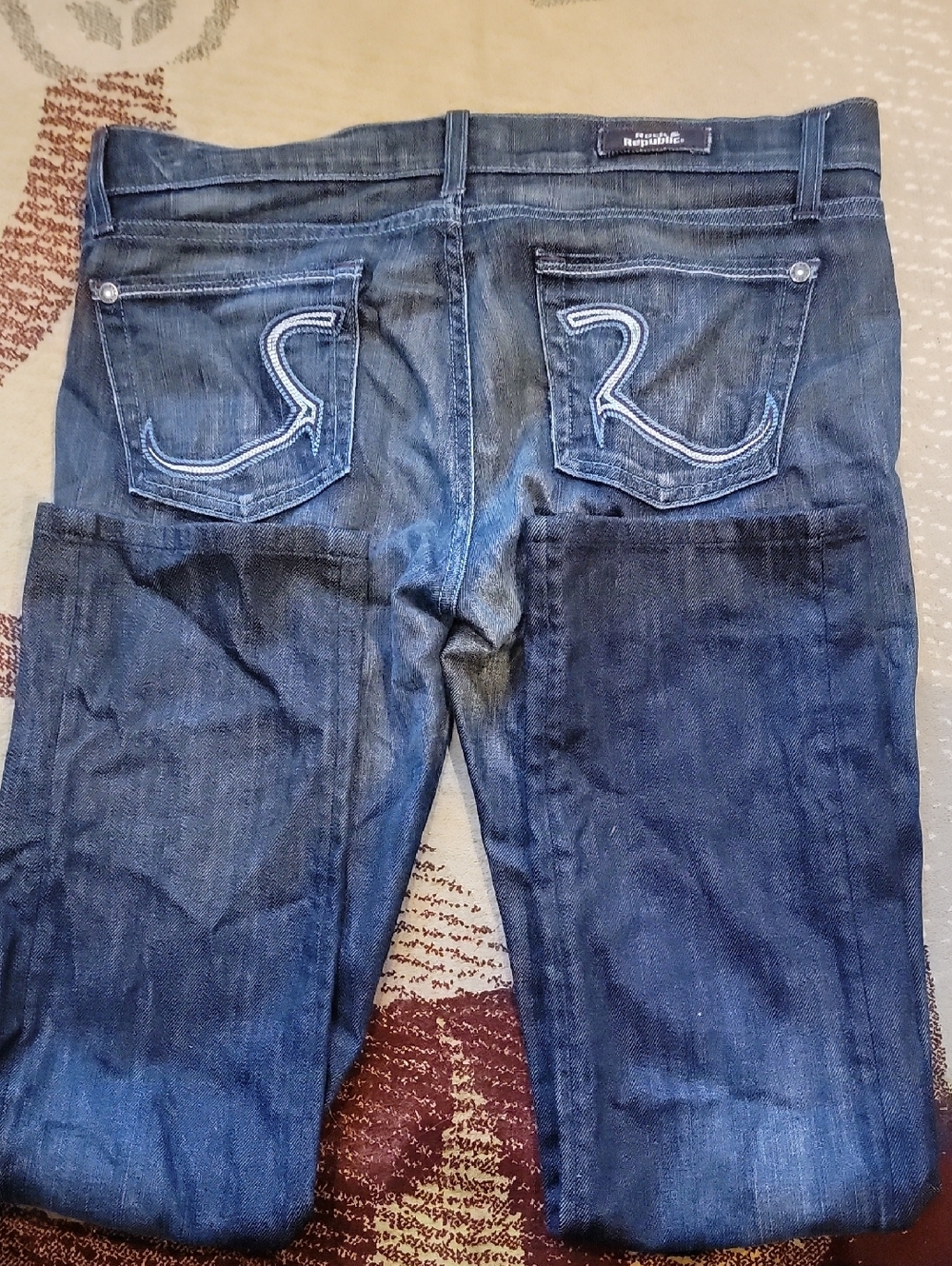 Rock & Republic Dark Blue Straight Leg Jeans with Embroidered Back Pockets